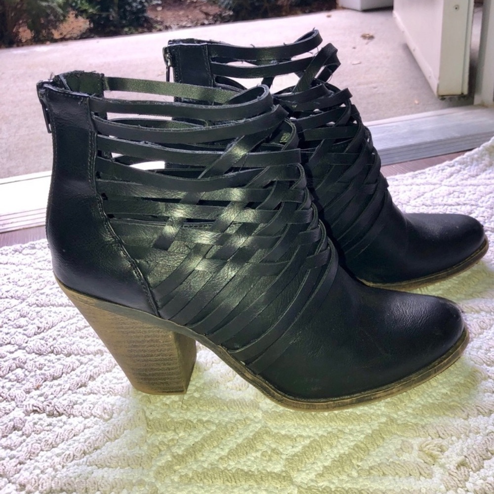 Fergalicious size 9 booties